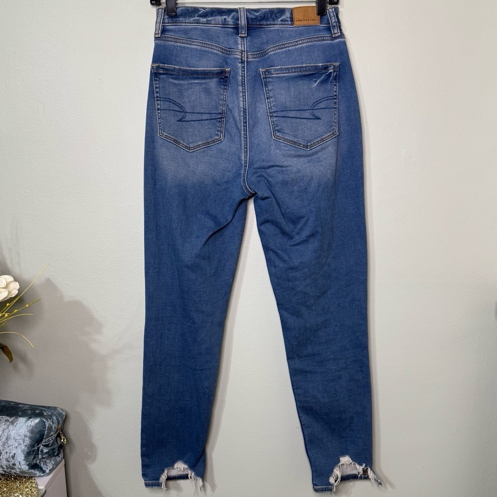 American Eagle Soft Knit High Rise Mom Jeans Distressed Raw Hem Size 2 - Picture 5 of 13